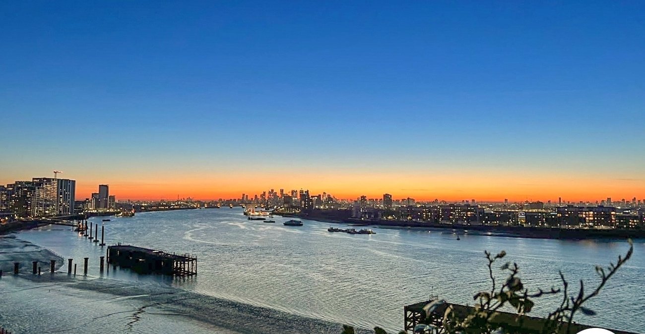 2 bedroom property to rent in London | 