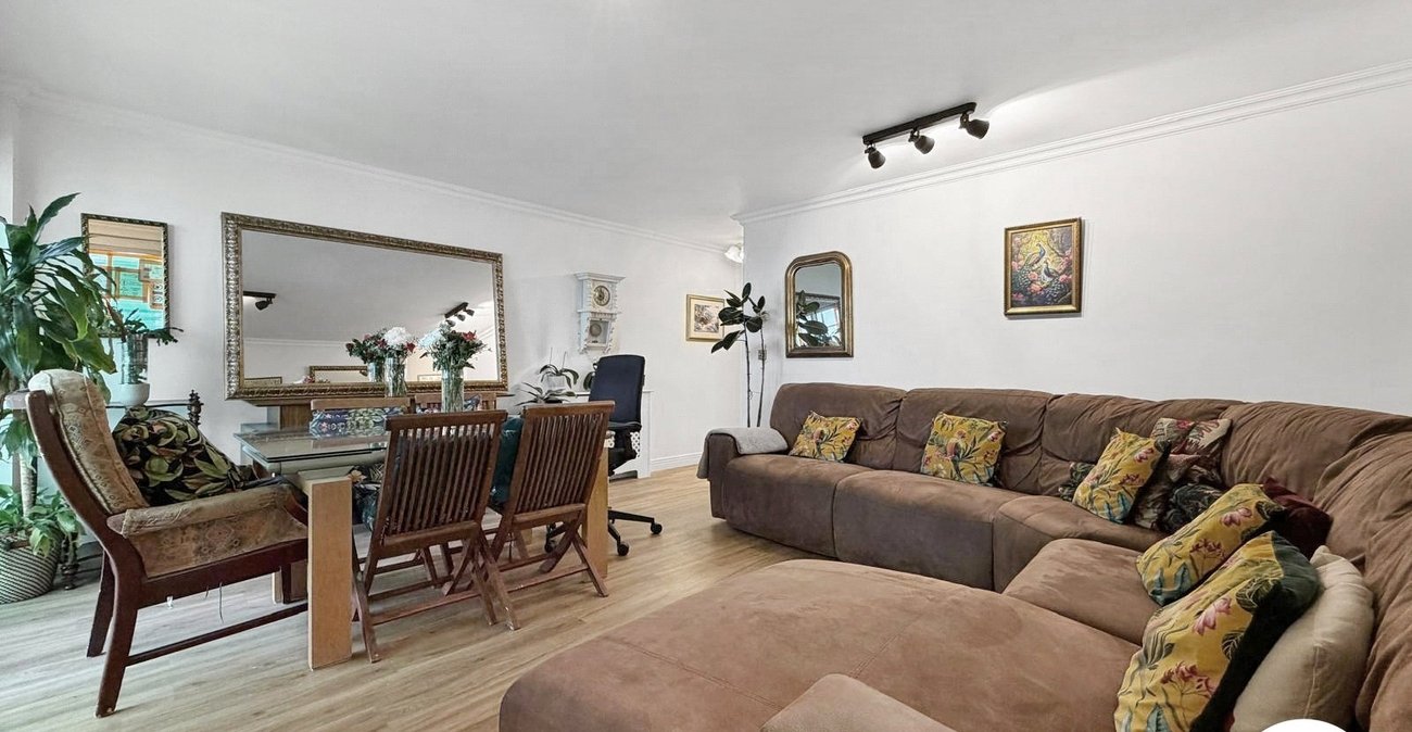 2 bedroom property to rent in London | 
