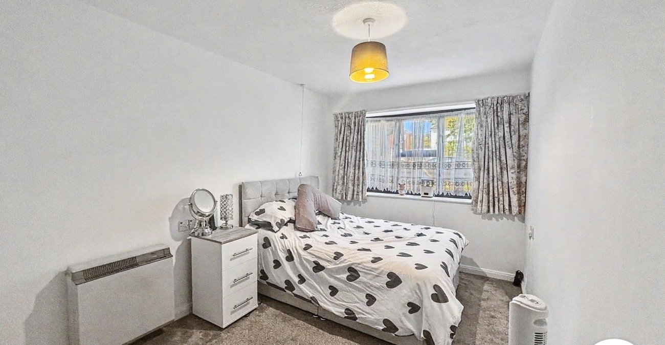 2 bedroom property to rent in Belvedere | Robinson Jackson