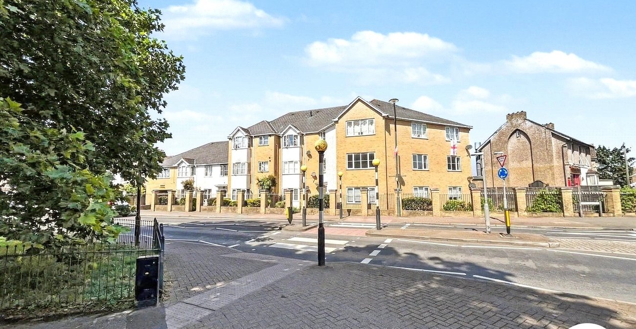 2 bedroom property to rent in Northumberland Heath | Robinson Jackson