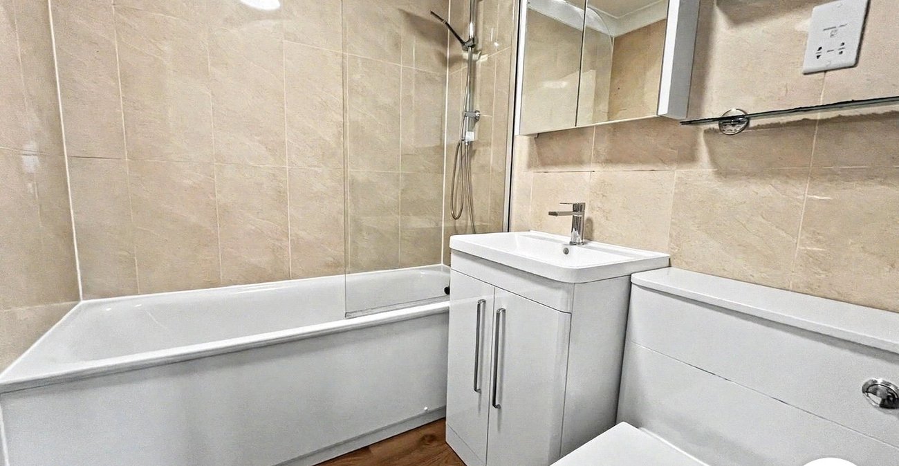 2 bedroom property to rent in Northumberland Heath | Robinson Jackson