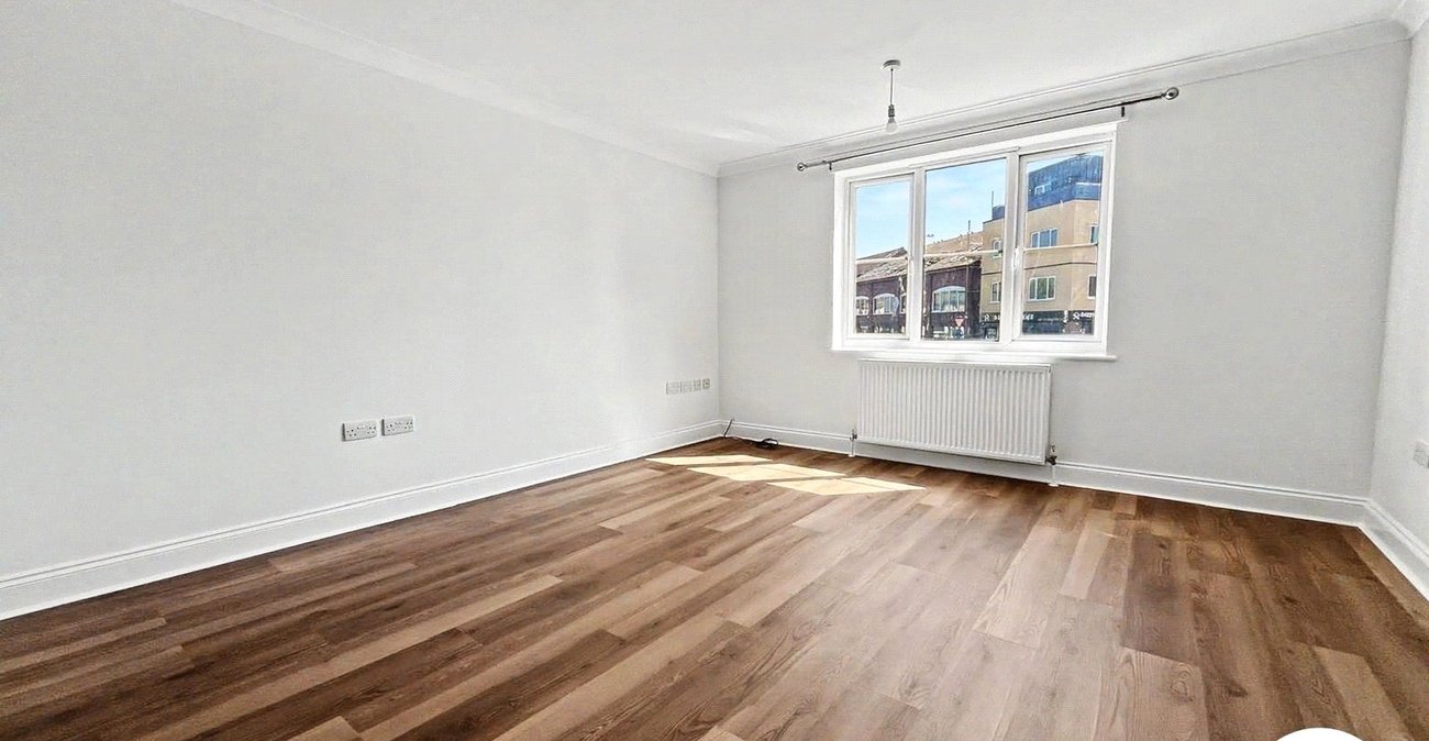 2 bedroom property to rent in Northumberland Heath | Robinson Jackson