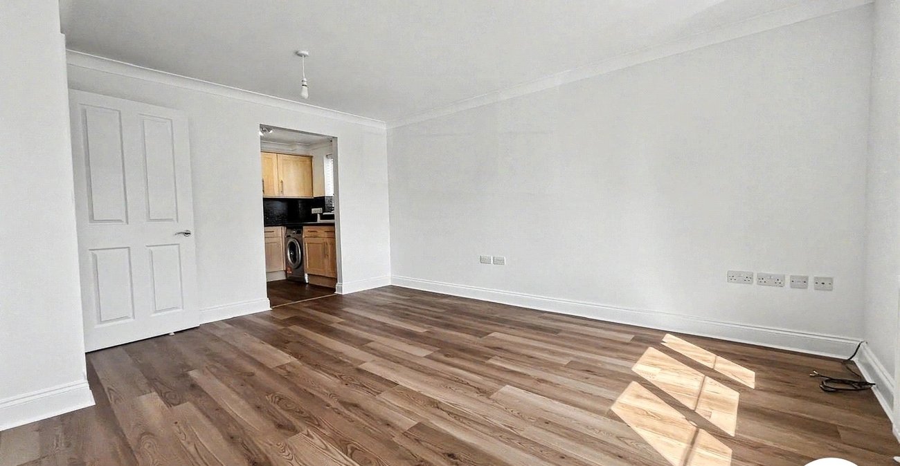 2 bedroom property to rent in Northumberland Heath | Robinson Jackson