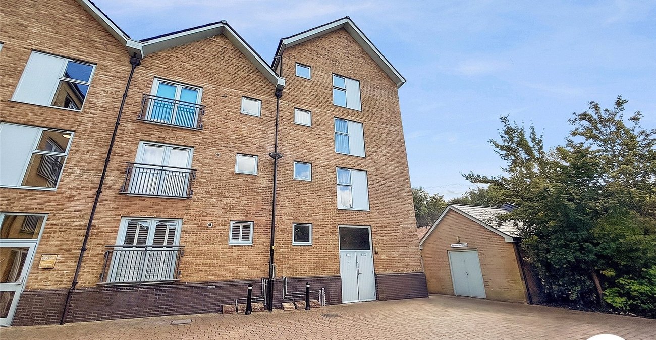 2 bedroom property to rent in South Darenth | Robinson Jackson