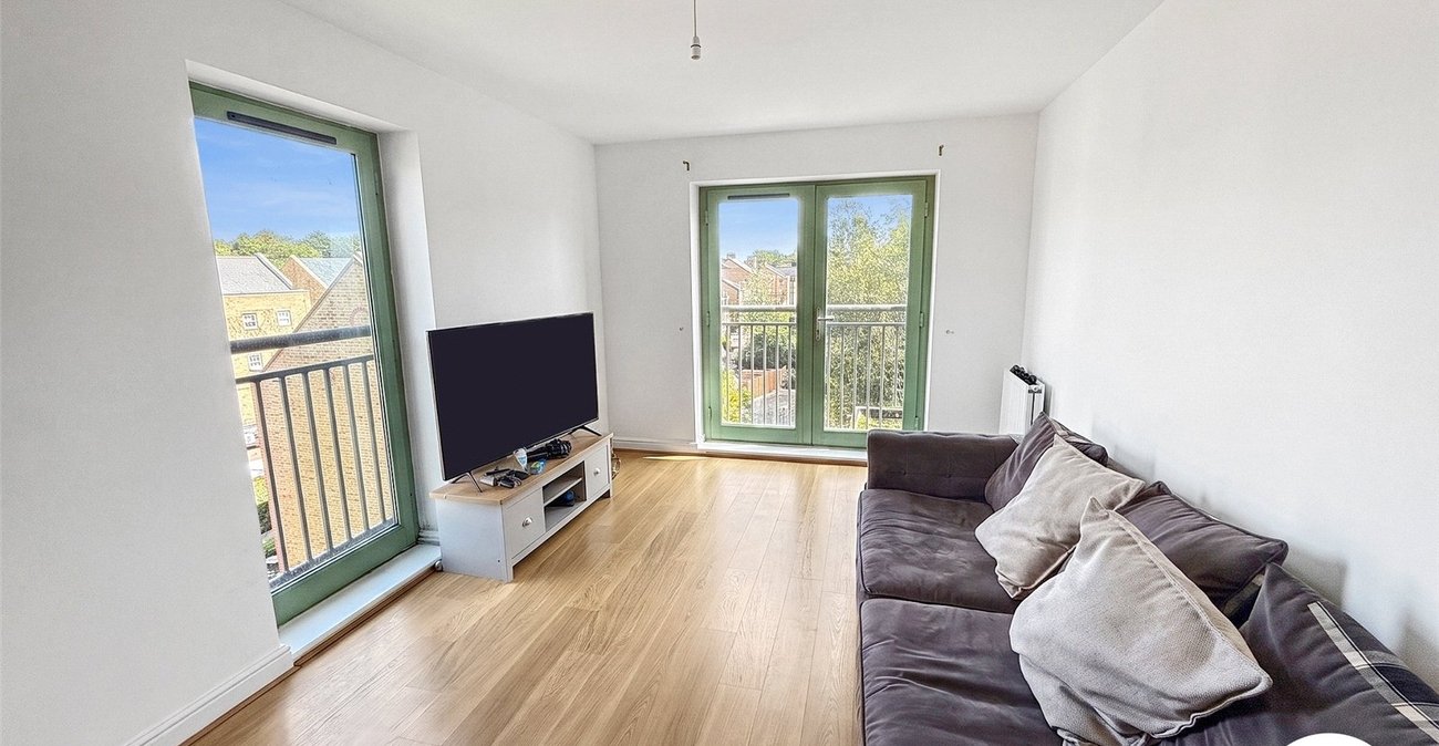 2 bedroom property to rent in South Darenth | Robinson Jackson