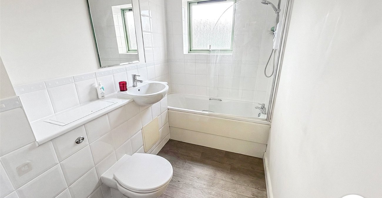 2 bedroom property to rent in South Darenth | Robinson Jackson
