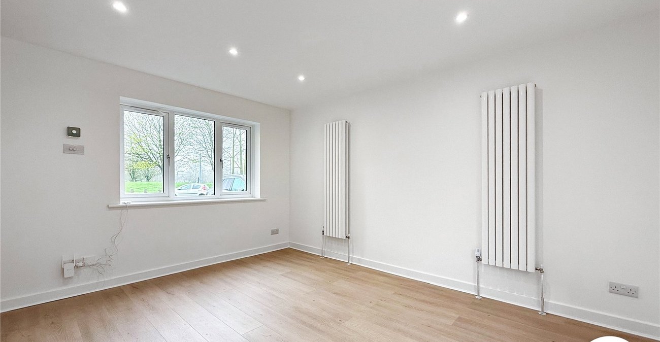 2 bedroom house to rent in London | Robinson Jackson