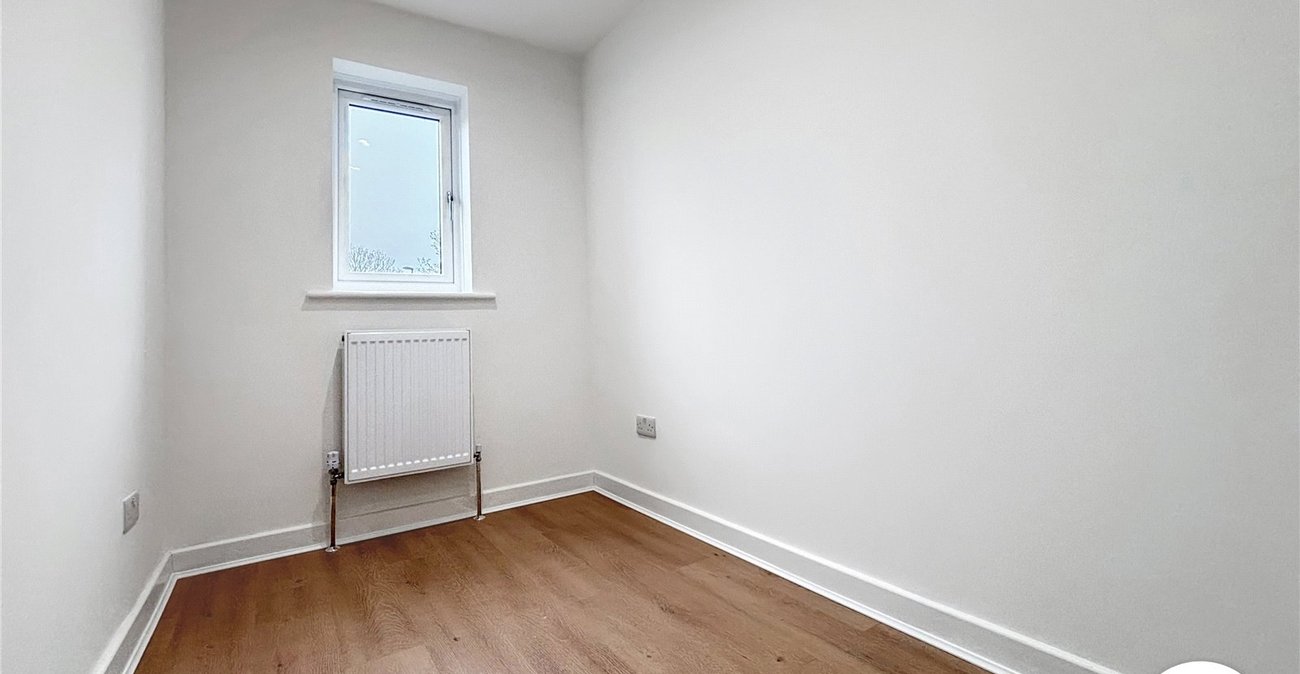 2 bedroom house to rent in London | Robinson Jackson