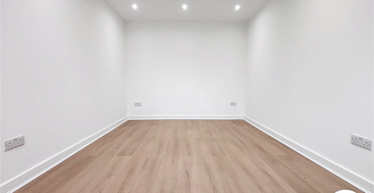 2 bedroom house to rent in London | Robinson Jackson