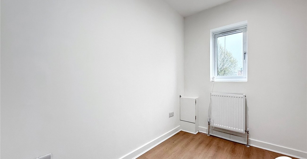 2 bedroom house to rent in London | Robinson Jackson