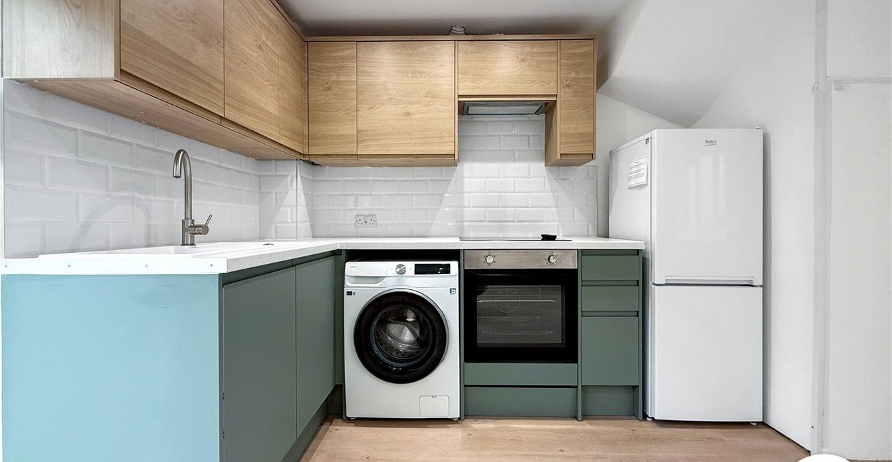 2 bedroom house to rent in London | Robinson Jackson