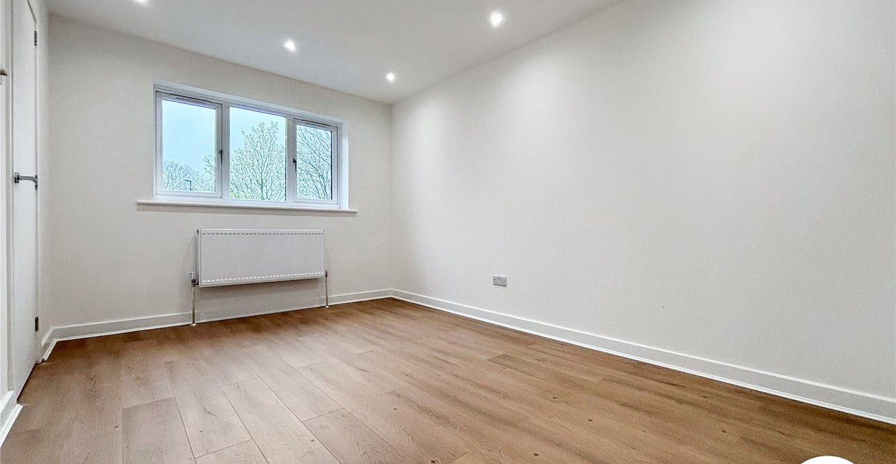 2 bedroom house to rent in London | Robinson Jackson