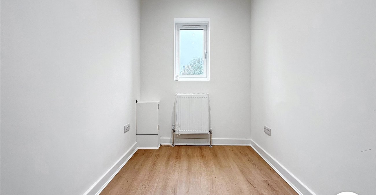 2 bedroom house to rent in London | Robinson Jackson