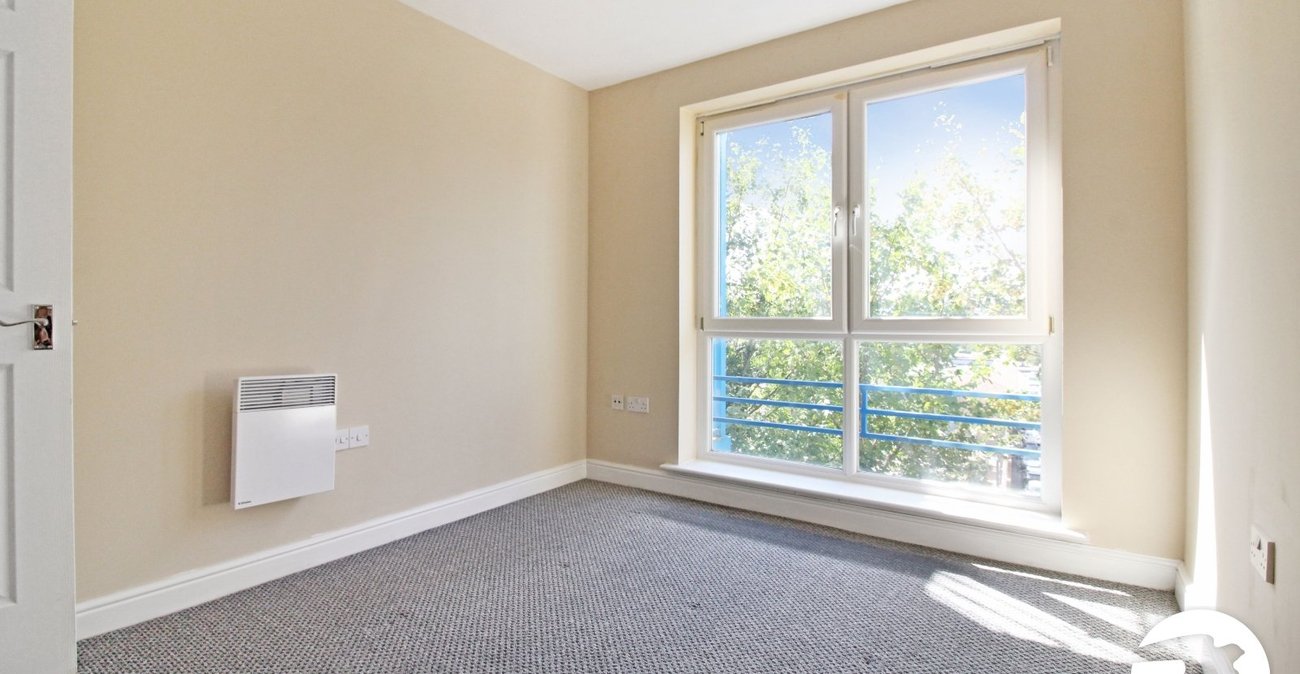 1 bedroom property to rent in Stuart Road | Robinson Michael & Jackson