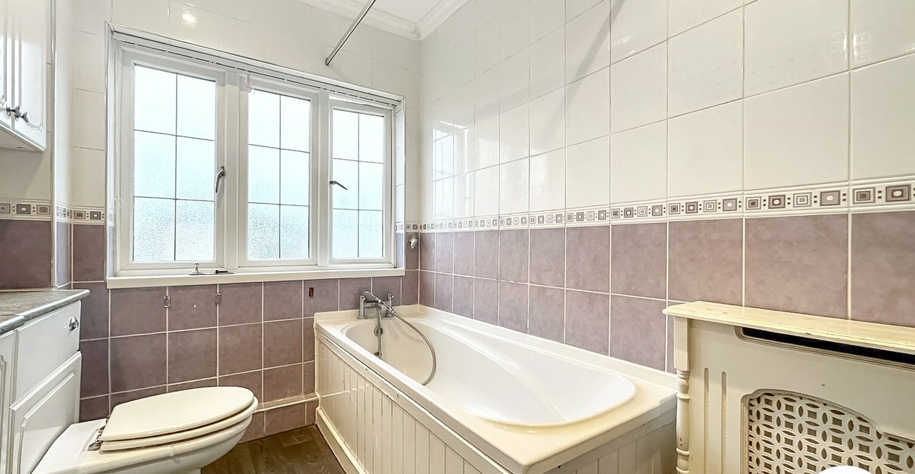 4 bedroom house to rent in Welling | 