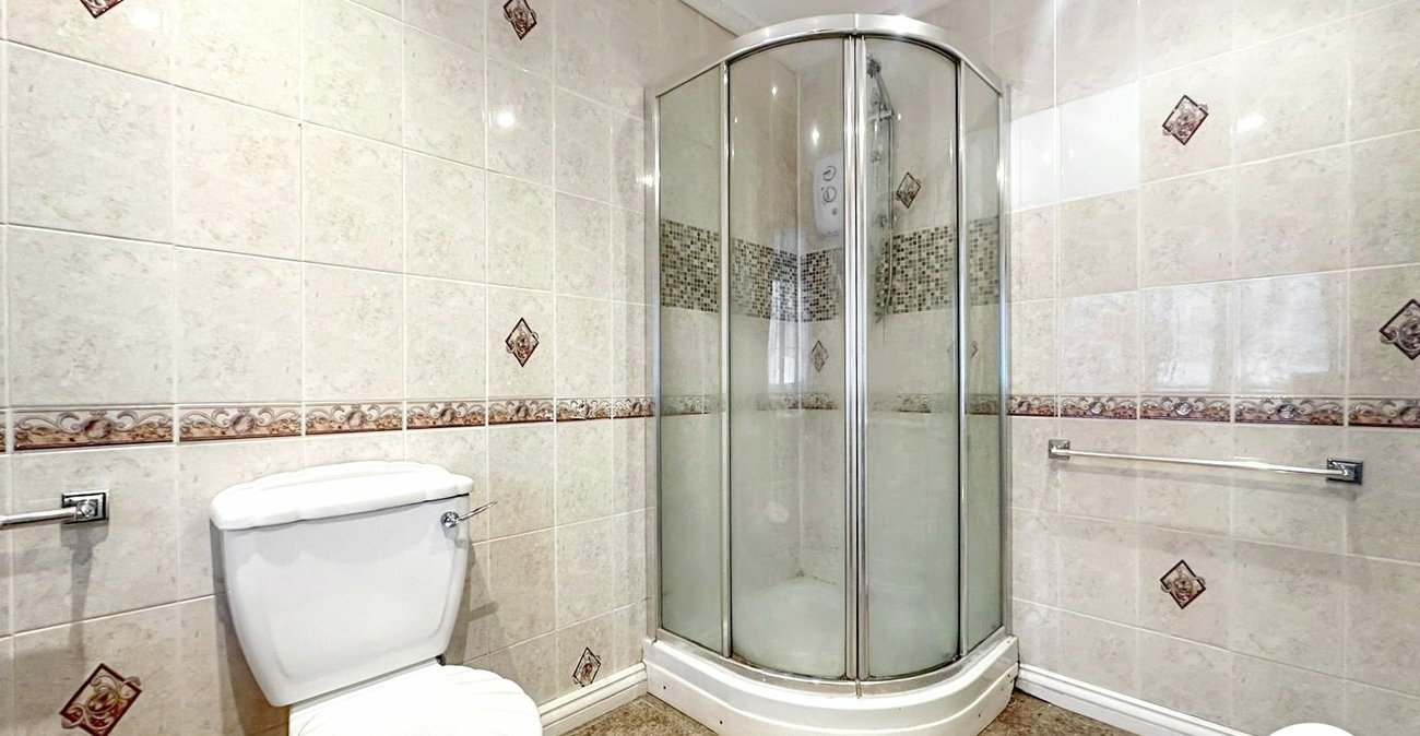 4 bedroom house to rent in Welling | 