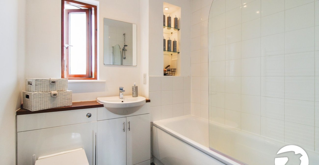 3 bedroom house to rent in Gravesend | Robinson Michael & Jackson