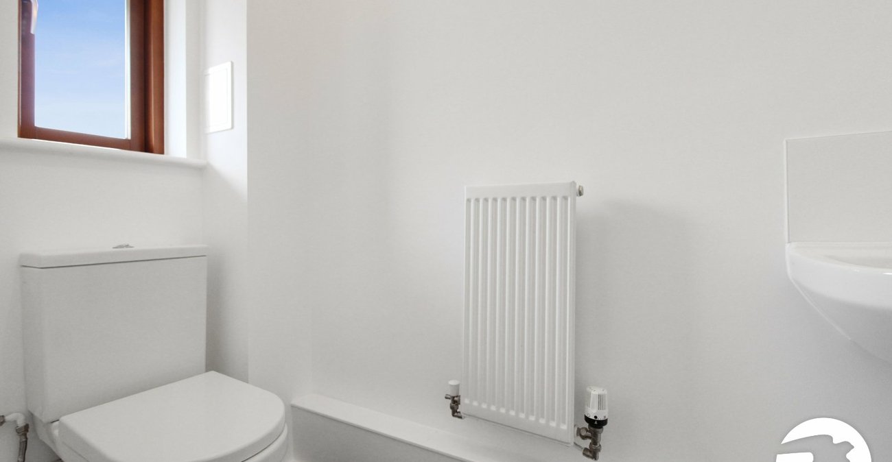 3 bedroom house to rent in Gravesend | Robinson Michael & Jackson