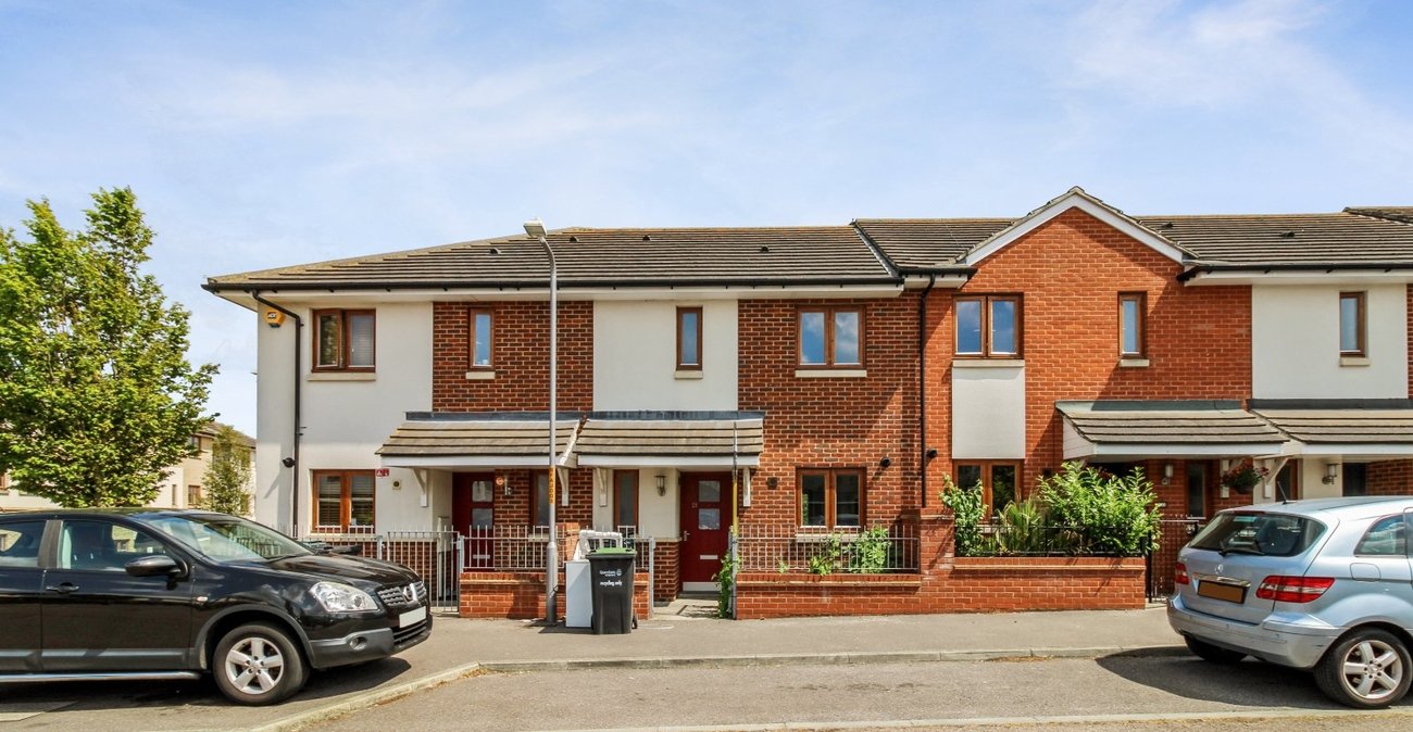 3 bedroom house to rent in Gravesend | Robinson Michael & Jackson