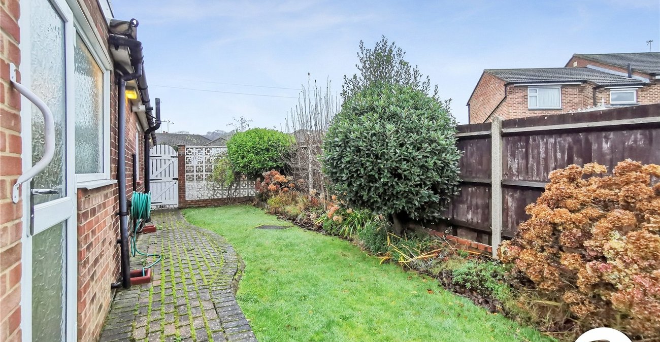 3 bedroom bungalow to rent in Dartford | Robinson Jackson