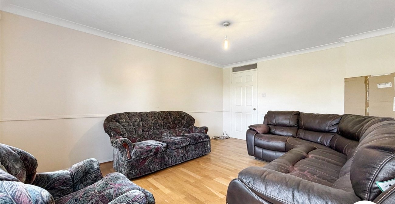 3 bedroom property to rent in London | 