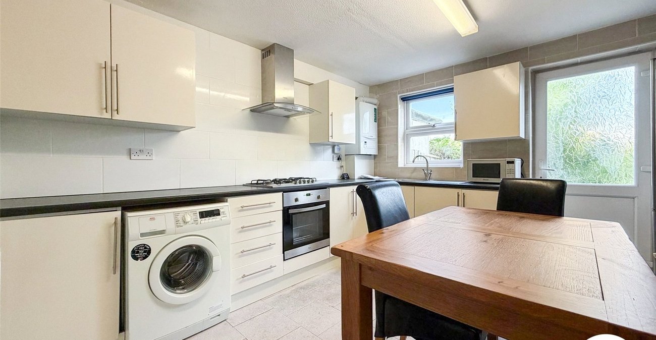 3 bedroom property to rent in London | 