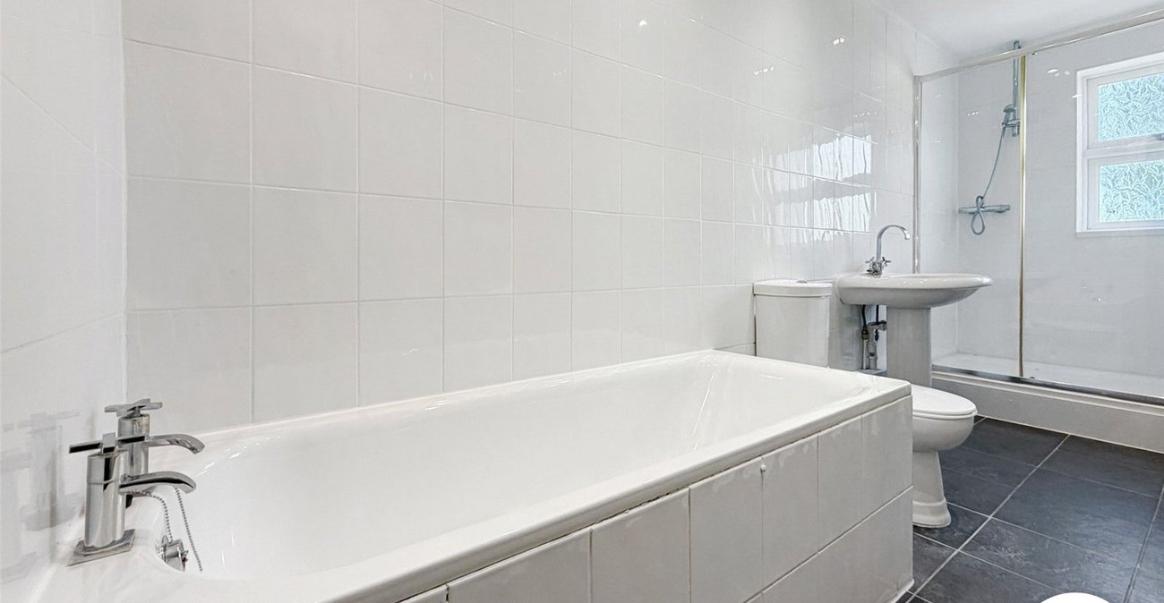 3 bedroom property to rent in London | 