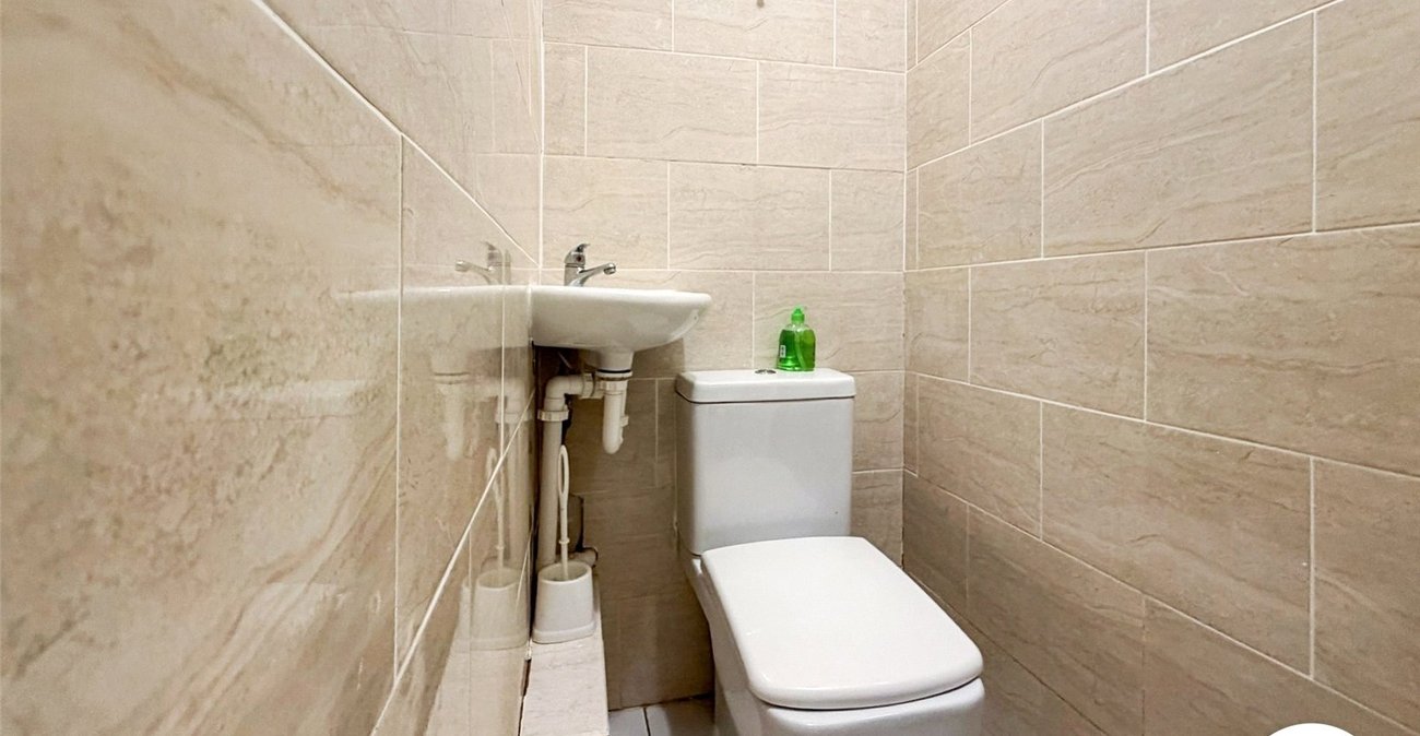 3 bedroom property to rent in London | 