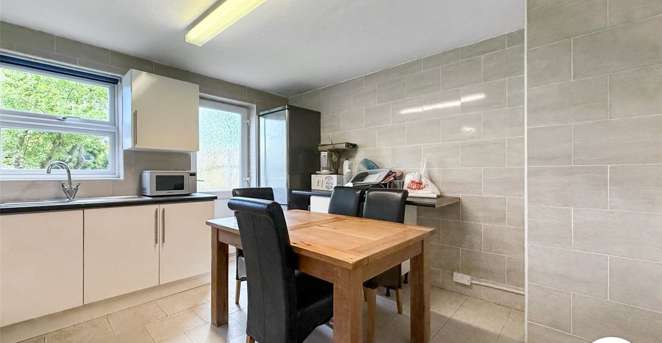 3 bedroom property to rent in London | 