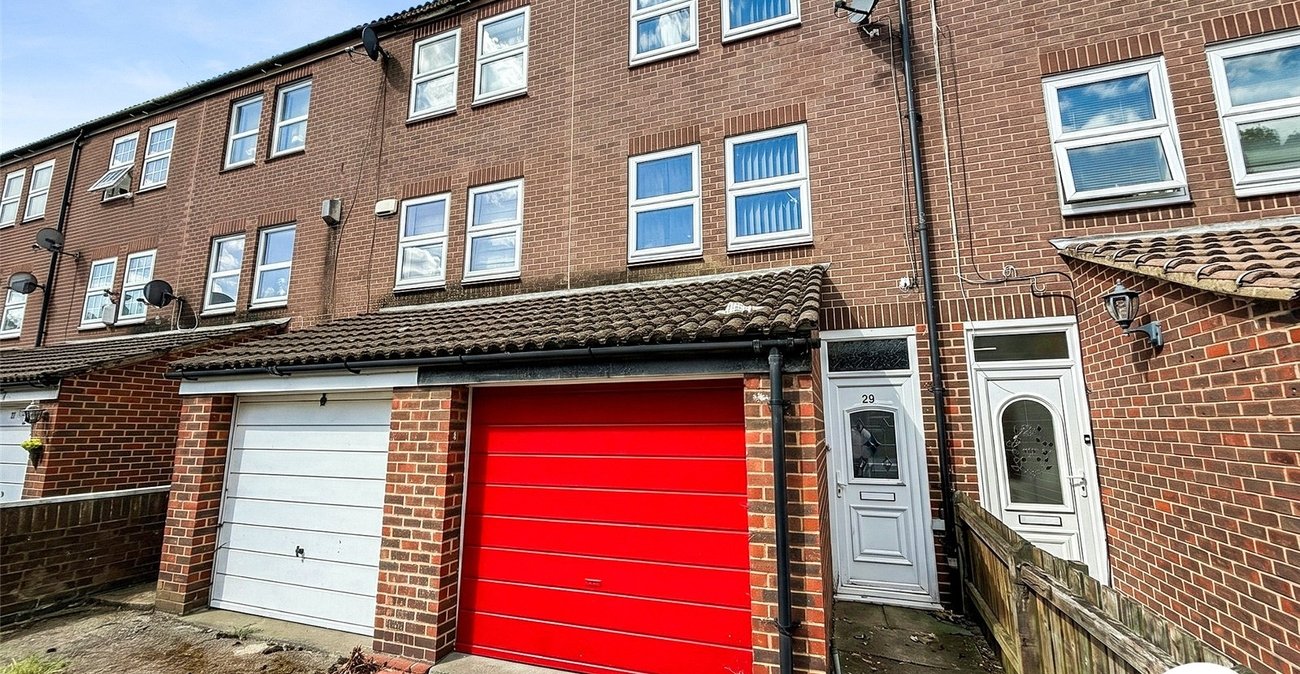 3 bedroom property to rent in London | 