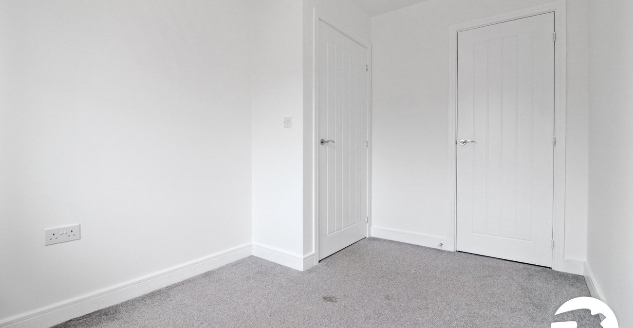 4 bedroom house to rent in Castle Hill | Robinson Michael & Jackson