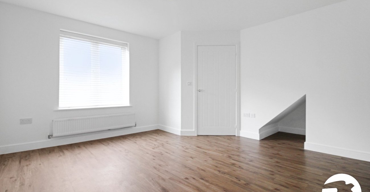 4 bedroom house to rent in Castle Hill | Robinson Michael & Jackson