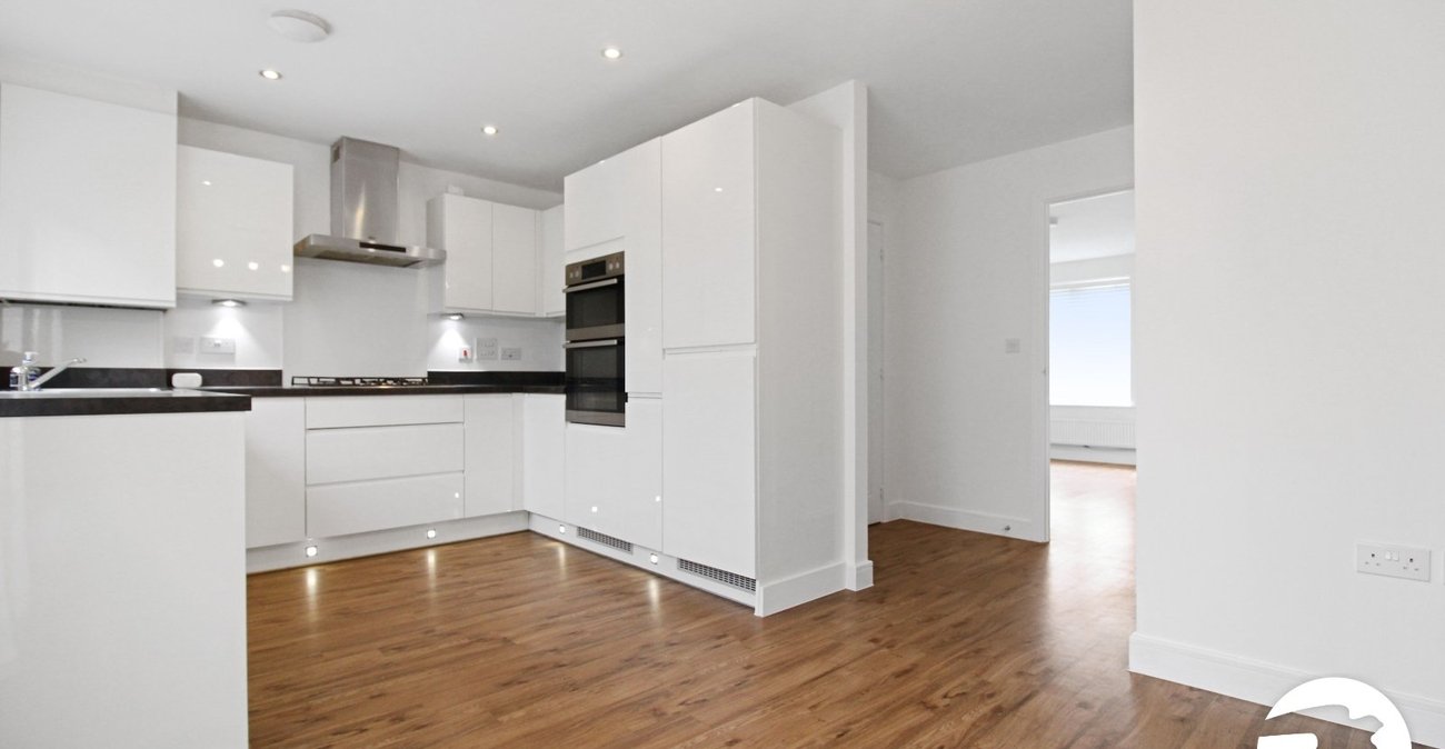 4 bedroom house to rent in Castle Hill | Robinson Michael & Jackson