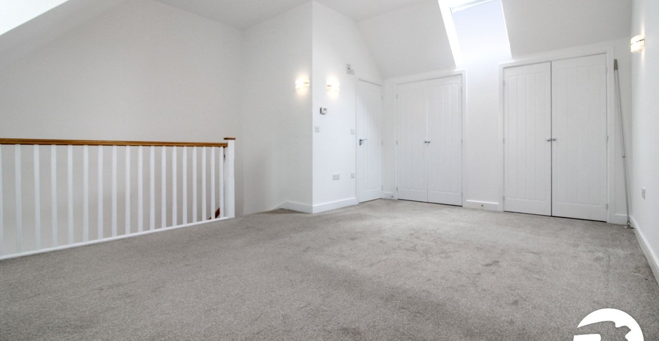 4 bedroom house to rent in Castle Hill | Robinson Michael & Jackson