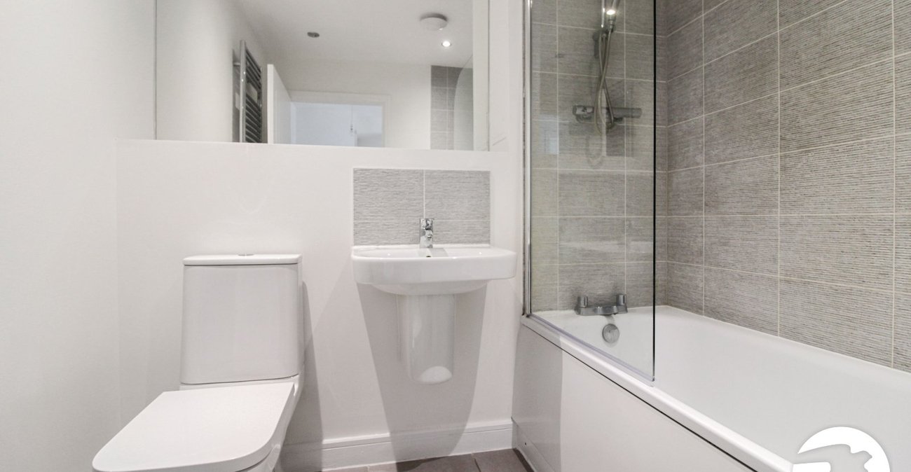 4 bedroom house to rent in Castle Hill | Robinson Michael & Jackson