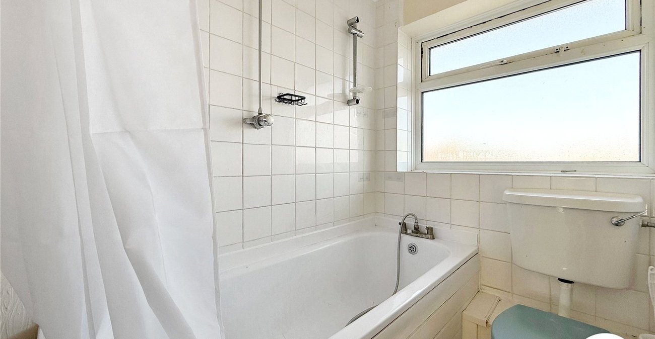 3 bedroom property to rent in Upchurch | Robinson Michael & Jackson