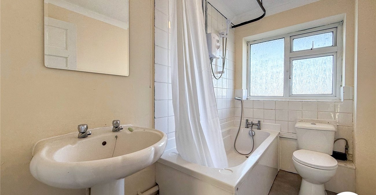 3 bedroom property to rent in Upchurch | Robinson Michael & Jackson