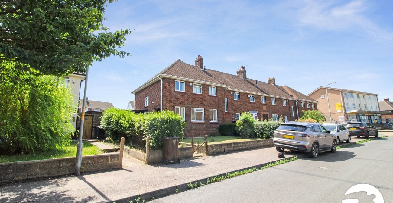 3 bedroom house to rent in Gravesend | Robinson Michael & Jackson