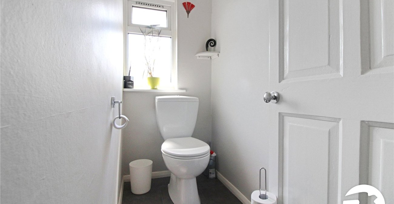 3 bedroom house to rent in Gravesend | Robinson Michael & Jackson