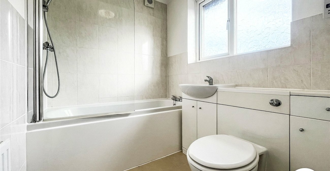 1 bedroom house to rent in Chatham | Robinson Michael & Jackson