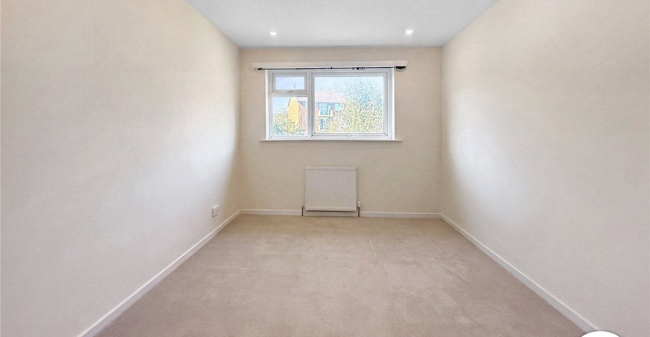 3 bedroom house to rent in Lawrie Park Avenue | Robinson Jackson