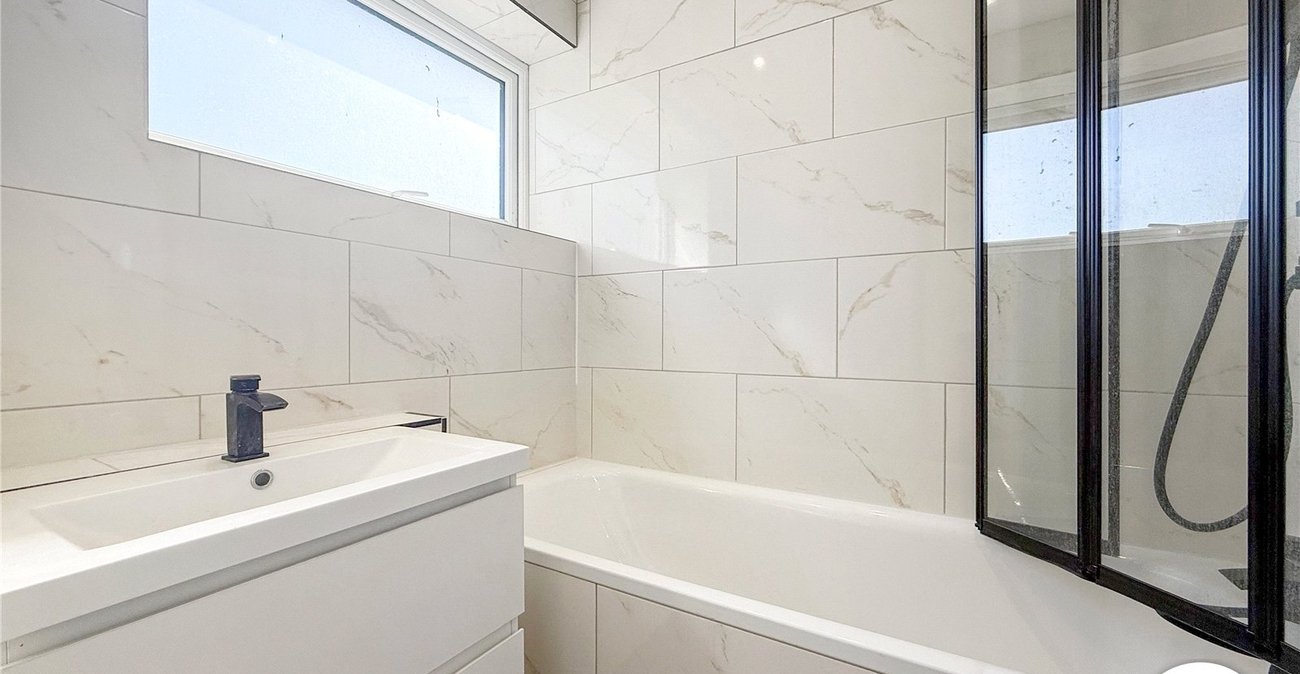 3 bedroom house to rent in Lawrie Park Avenue | Robinson Jackson