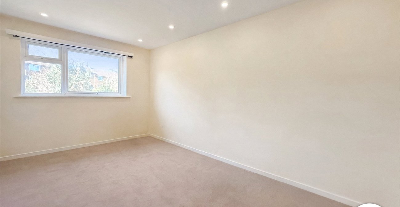 3 bedroom house to rent in Lawrie Park Avenue | Robinson Jackson