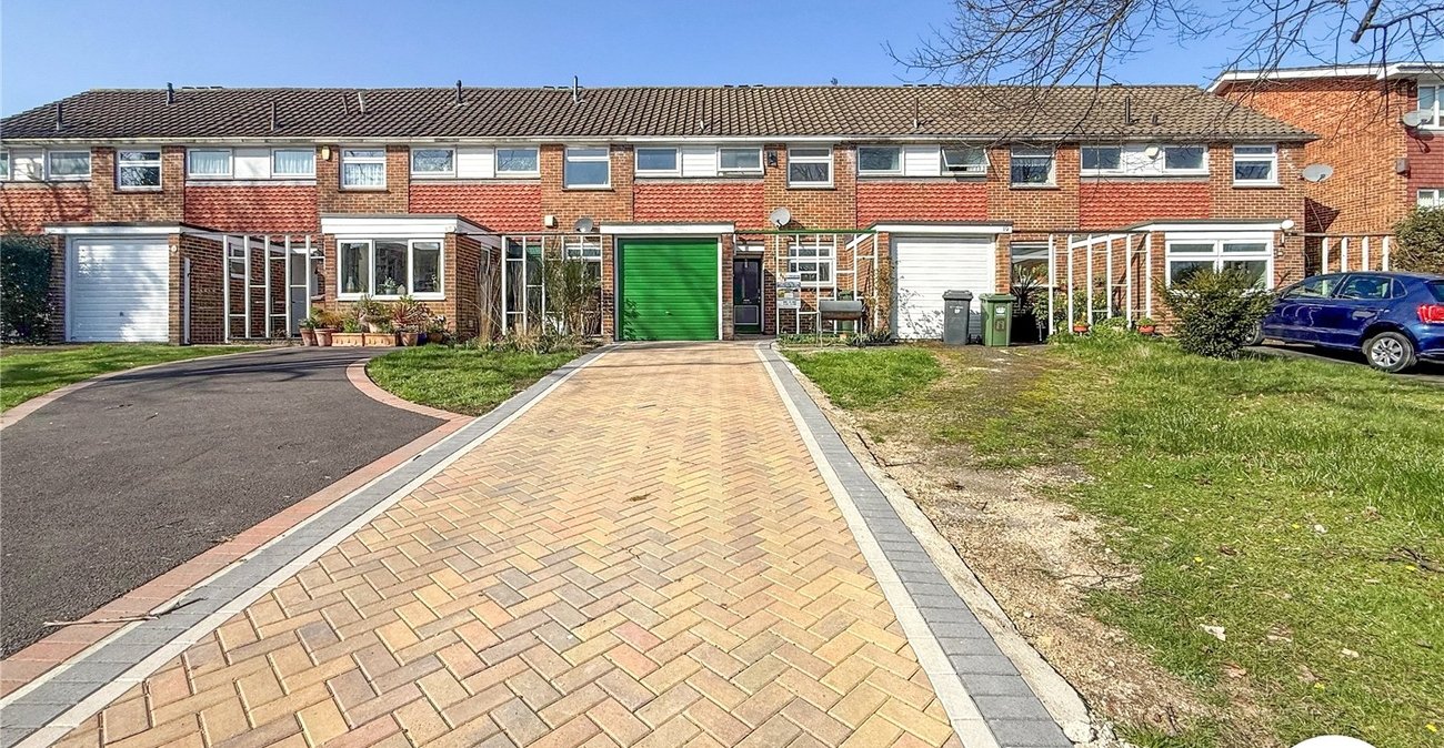 3 bedroom house to rent in Lawrie Park Avenue | Robinson Jackson