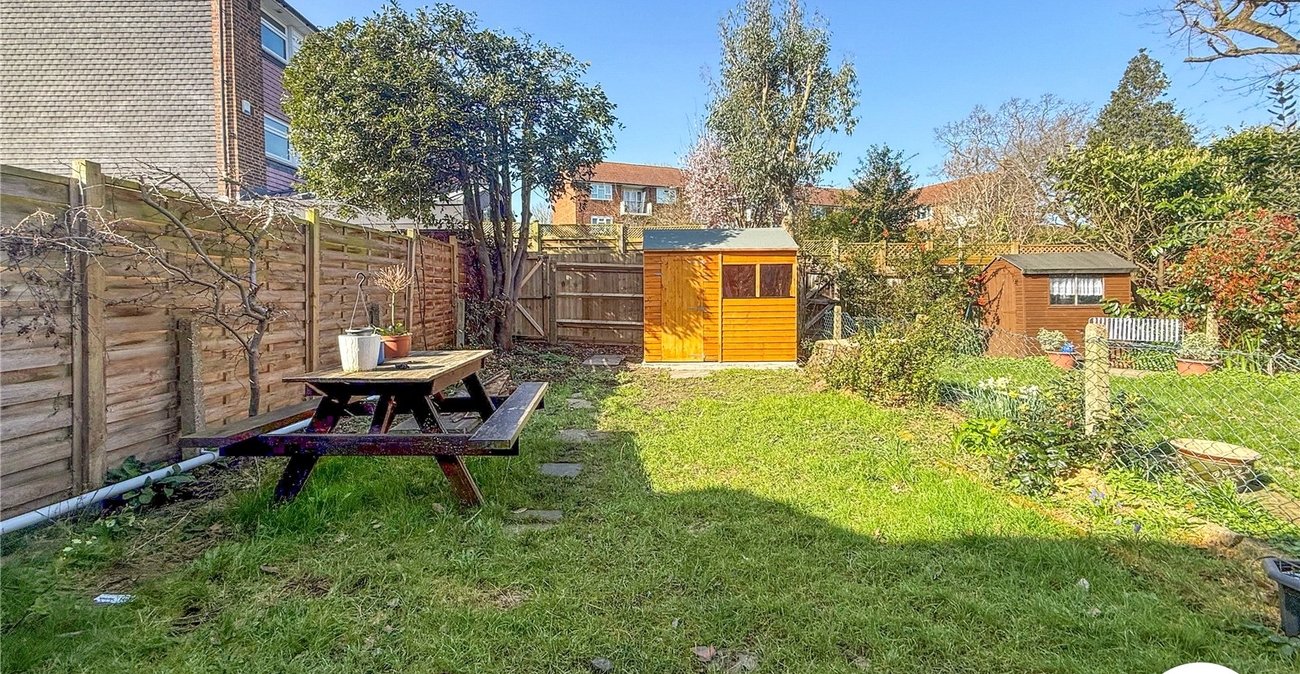 3 bedroom house to rent in Lawrie Park Avenue | Robinson Jackson