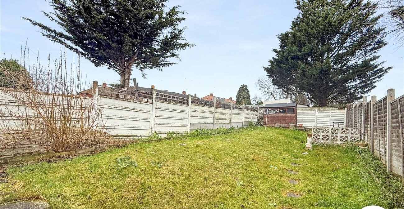 3 bedroom house to rent in Rochester | Robinson Michael & Jackson