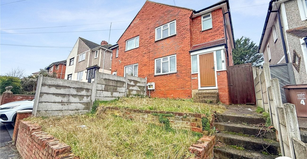 3 bedroom house to rent in Rochester | Robinson Michael & Jackson