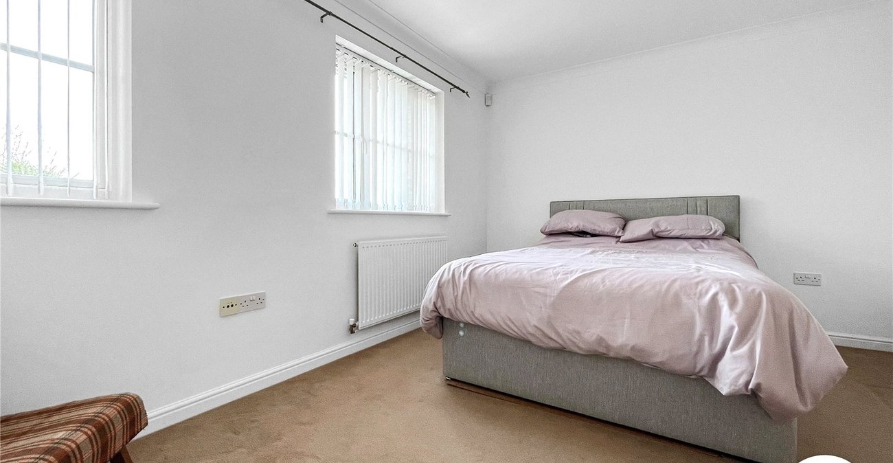 3 bedroom house to rent in Upnor | Robinson Michael & Jackson