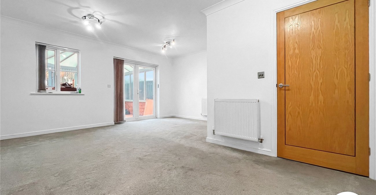 3 bedroom house to rent in Upnor | Robinson Michael & Jackson