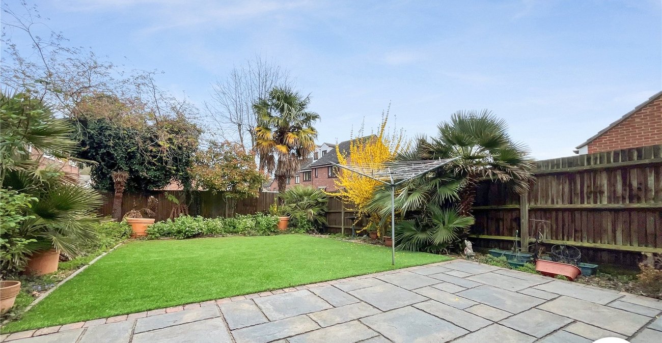 3 bedroom house to rent in Upnor | Robinson Michael & Jackson